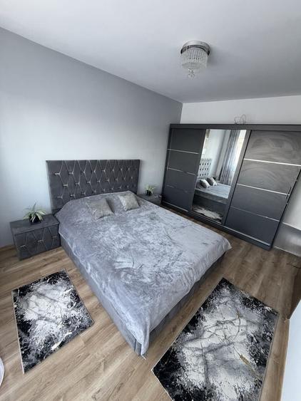 Apartament cu 3 camere semidecomandat în Ultracentral