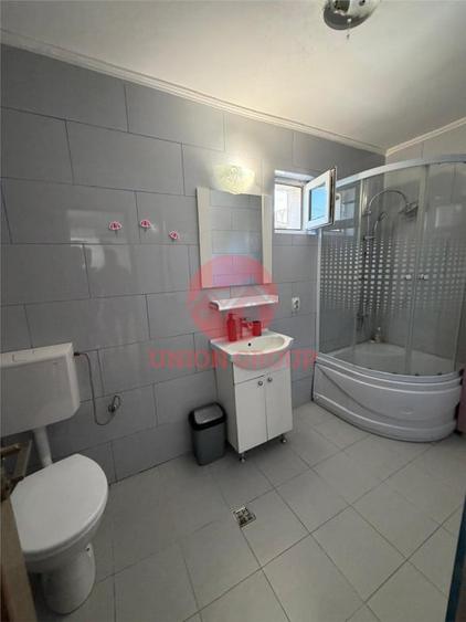 Casă cu 3 camere cu Teren 107 Mp în Delfinariu