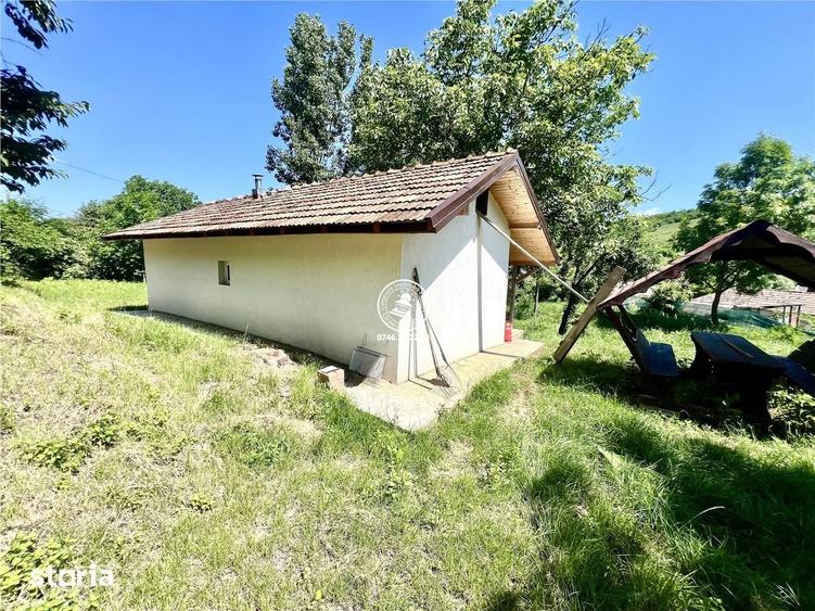 Casă cu 2 camere cu Teren 950 Mp în Probota