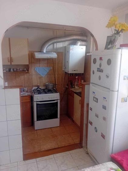Apartament cu 3 camere decomandat în Dărmănești