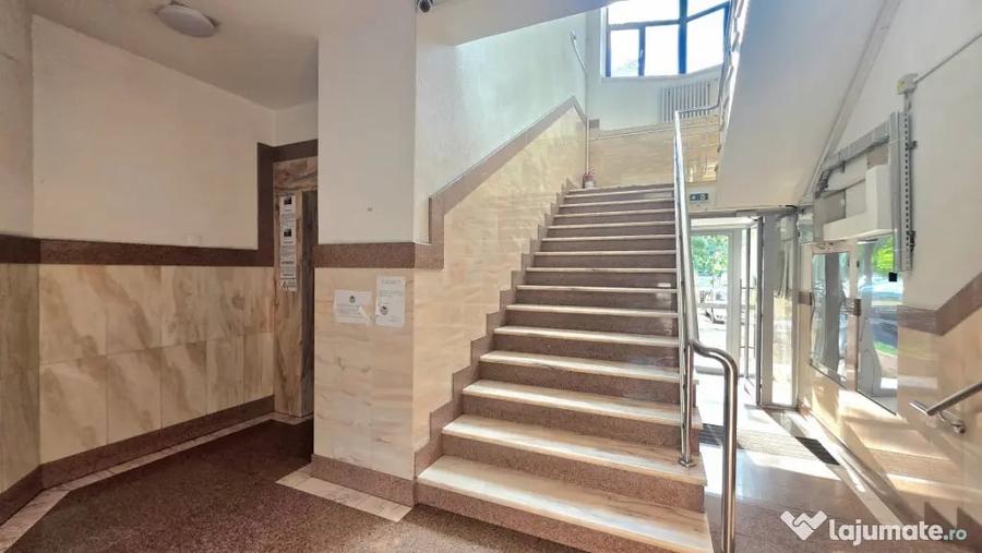 Apartament cu 4 camere decomandat în Unirii