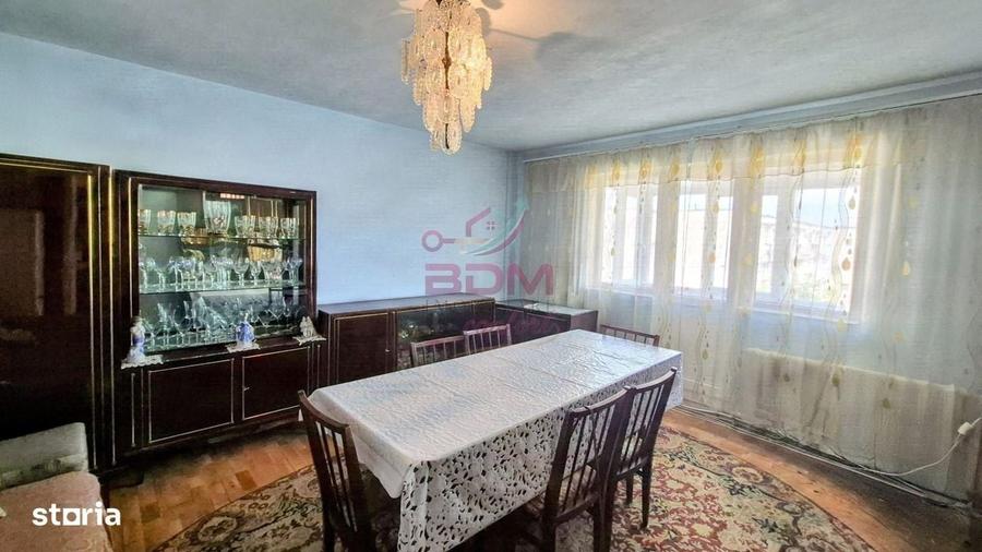 Apartament cu 3 camere decomandat în Central