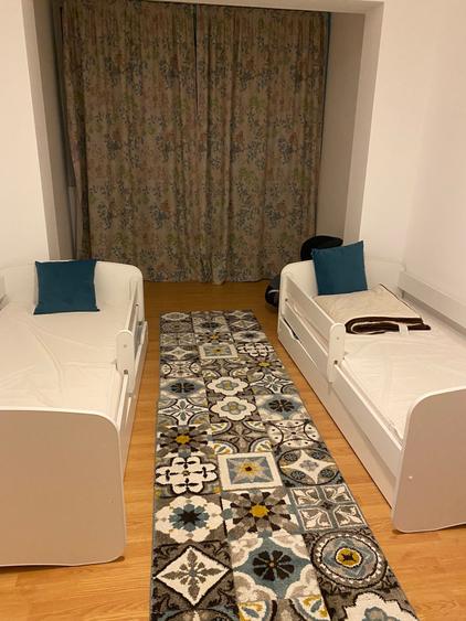Apartament cu 4 camere decomandat în Central