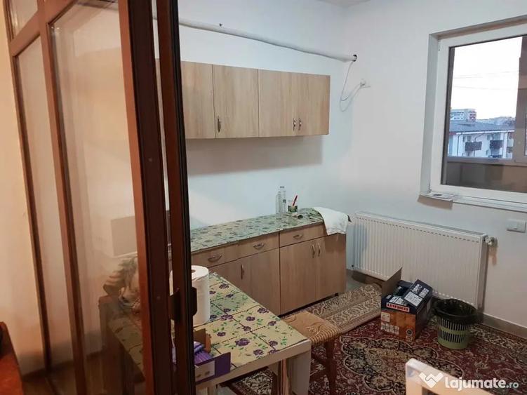 Garsonieră în Apărătorii Patriei