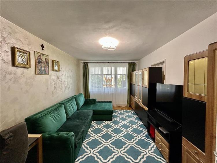 Apartament cu 2 camere decomandat în Hipodrom 1