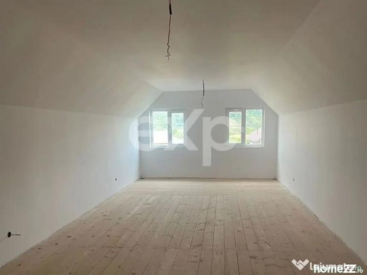 Casă cu 6 camere cu Teren 3646 Mp în Leontinești