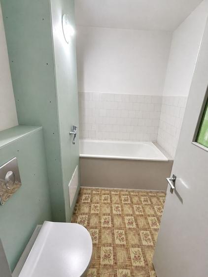Apartament cu 4 camere decomandat în Rogerius