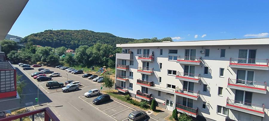 Apartament cu 2 camere semidecomandat în Florești