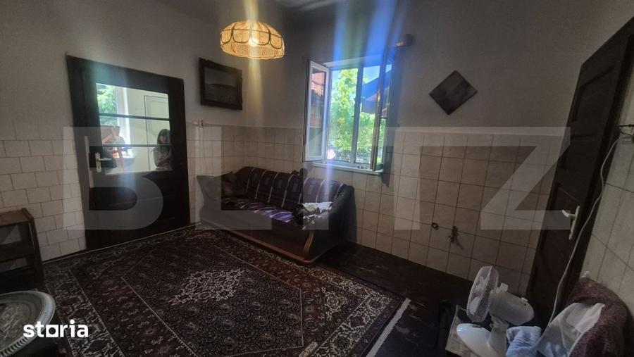 Casa cu 3 dormitoare de vanzare, 95 mp, teren 584 mp, zona Closca - 12