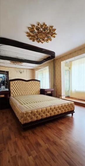 Apartament cu 3 camere decomandat în Drumul Taberei