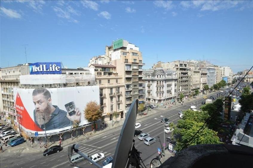 Apartament cu 5 camere decomandat, mobilat în Magheru