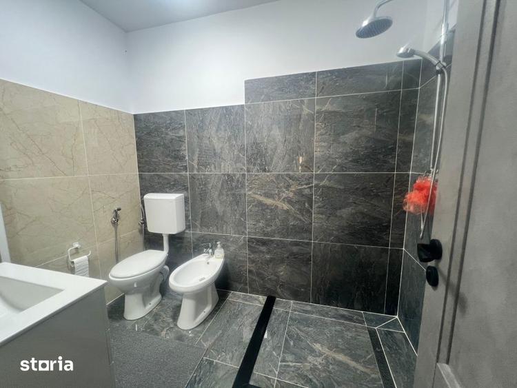 Casă cu 3 camere cu Canalizare în Central