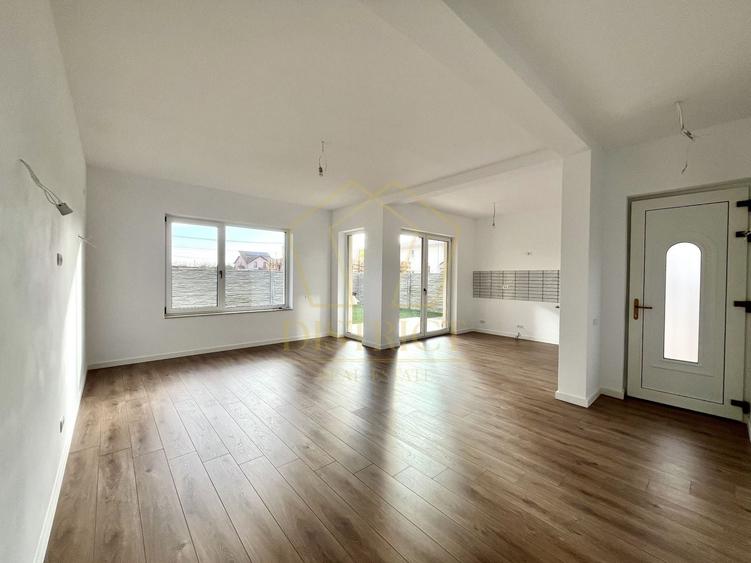 Duplex cu 3 camere cu Canalizare în Moșnița Nouă
