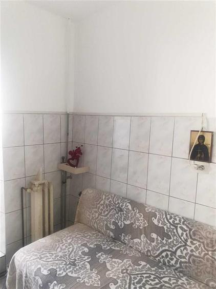 Apartament cu 3 camere decomandat, mobilat în Galata