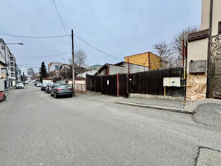 Teren Construcții intravilan de 200 mp, în Vitan