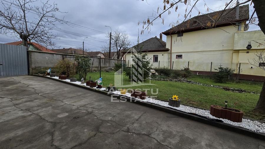 Casă individuală cu 5 camere cu Canalizare în Giarmata