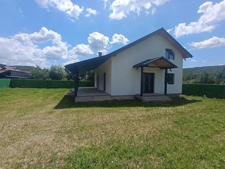 Casă cu Teren 500 Mp în Central