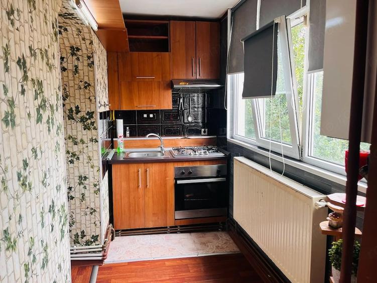 Apartament cu 2 camere decomandat în 1 Mai