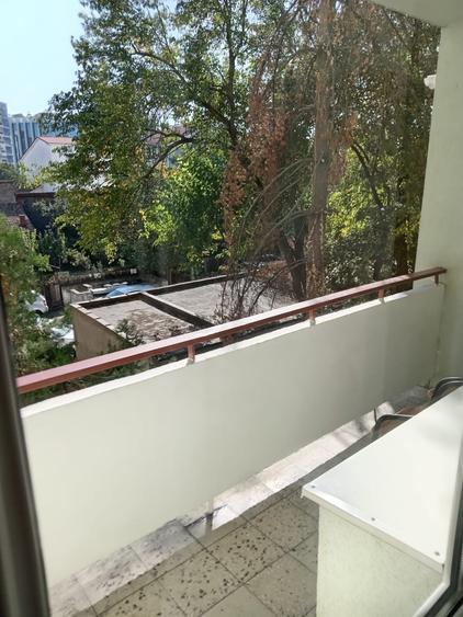 Apartament cu 2 camere semidecomandat în Take Ionescu
