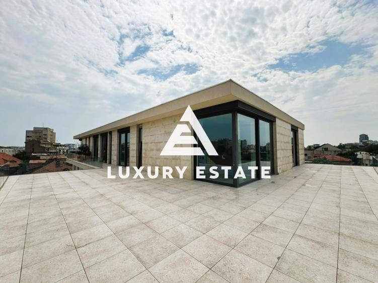 Penthouse cu 4 camere decomandat în Grădina Icoanei