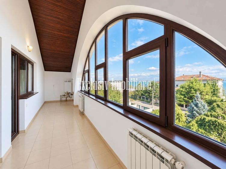 Casă individuală cu 15 camere cu Teren 1600 Mp în Sud