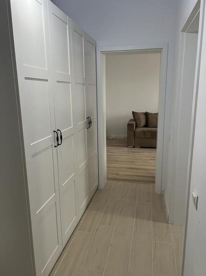 Apartament cu 2 camere decomandat în Roșu
