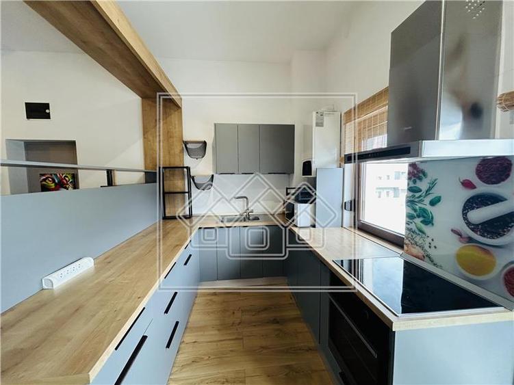 Apartament cu 4 camere nedecomandat în Exterior Sud