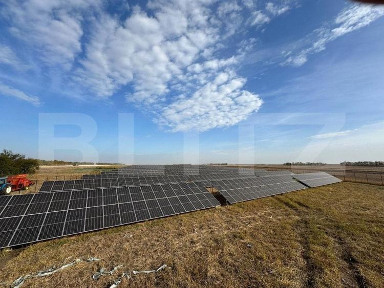 PARC FOTOVOLTAIC de 1 MW conectat la rețea, teren de 2,70 ha, Urzica, OLT - 1