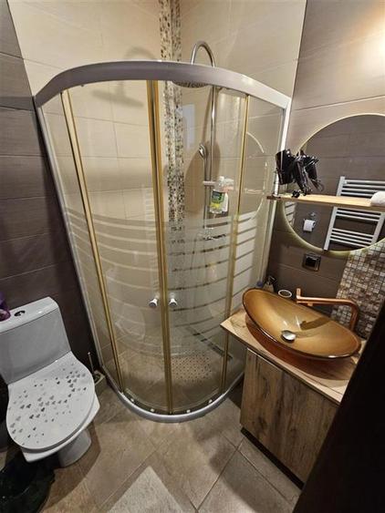 Duplex cu 4 camere cu Canalizare în Centrul Civic