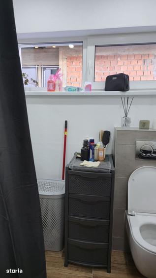 Casă cu 4 camere cu Teren 250 Mp în Central