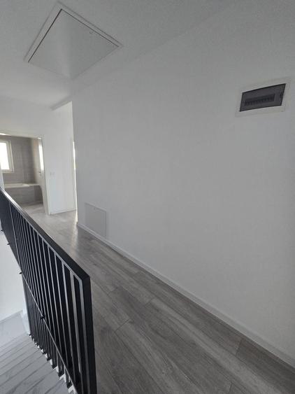 Duplex cu 4 camere cu Canalizare în Moșnița Nouă