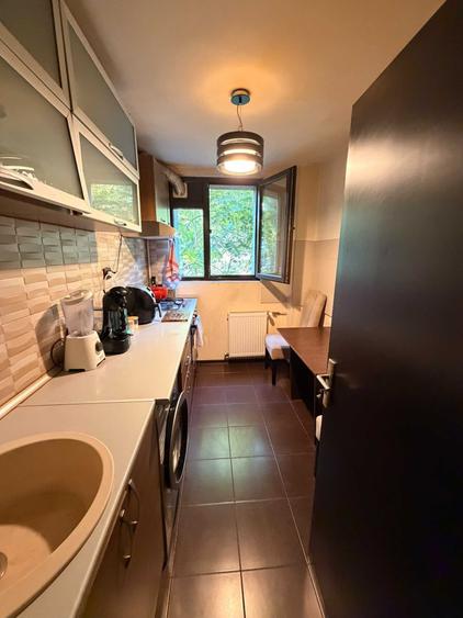 Apartament cu 2 camere semidecomandat, mobilat în Iancului