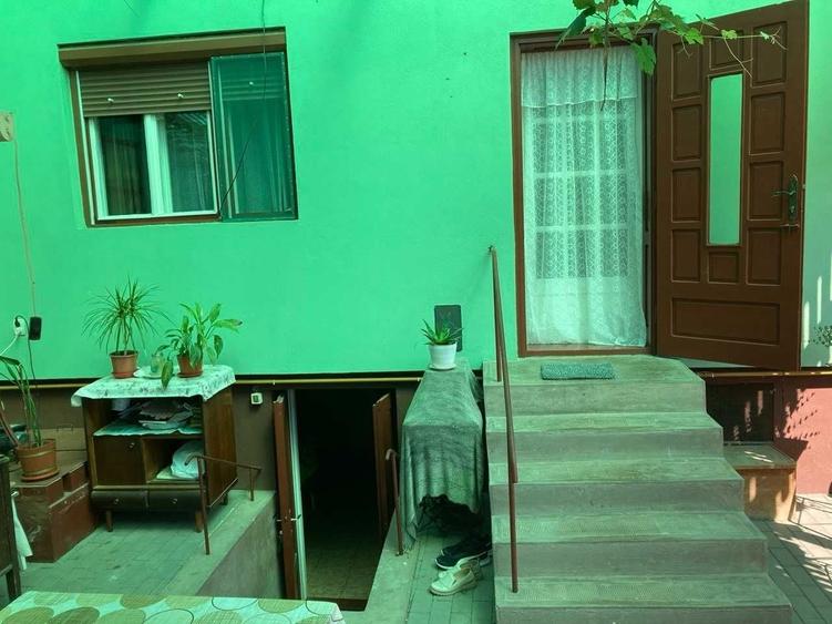 Casă cu 3 camere în Central