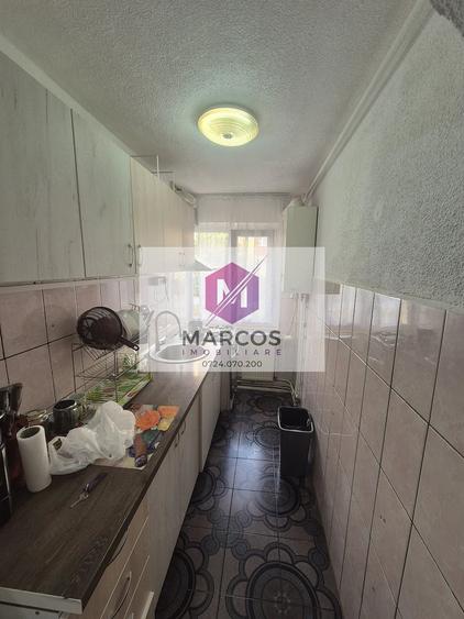 Apartament cu 3 camere semidecomandat în Cuptoare (Reșița)