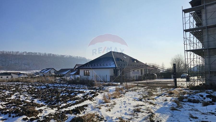 Teren Construcții intravilan de 2200 mp, în Periferie