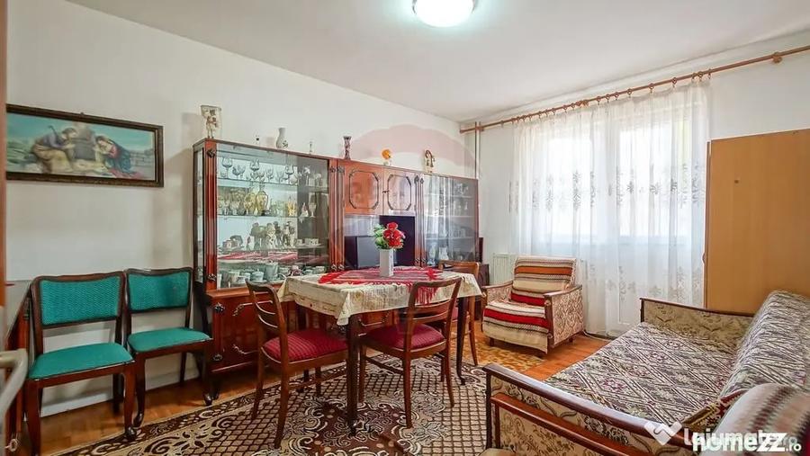 Apartament cu 3 camere semidecomandat în Griviței
