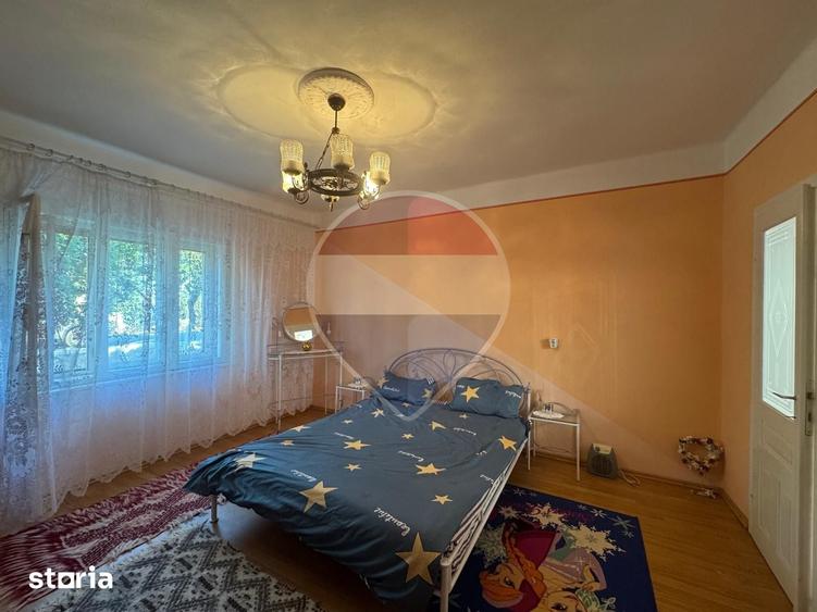 Casa cu 1439 mp teren Semlac la 37 km de Arad ( 2 cai de acces) - 1