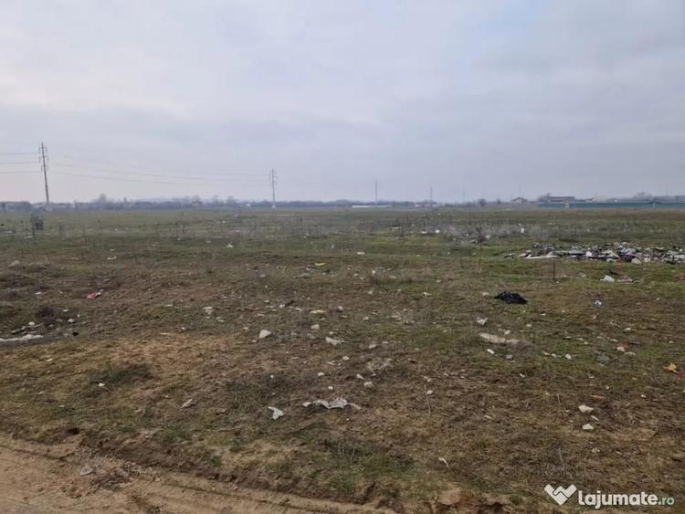 Teren de 726 mp, în Cernele