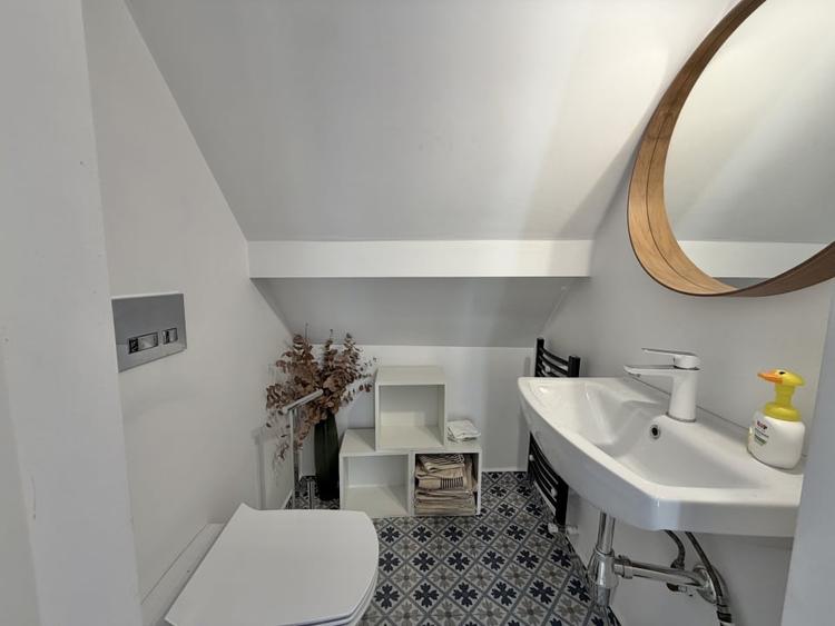 Apartament cu 3 camere semidecomandat, mobilat în Dorobanți