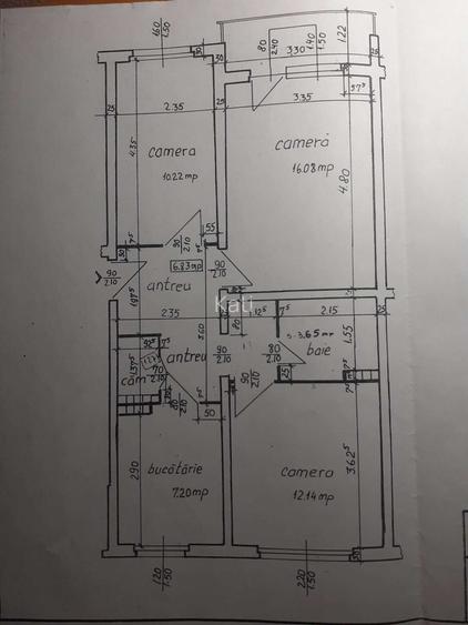 De vanzare apartament cu 3 camere