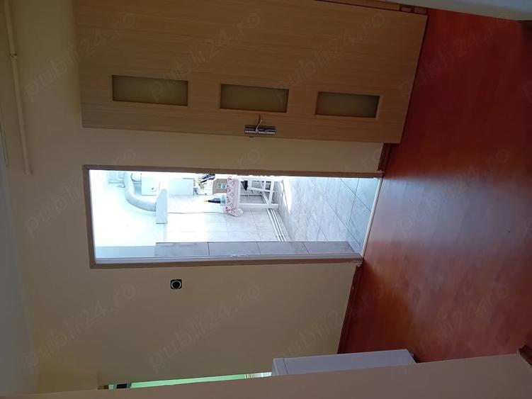 Apartament cu 3 camere decomandat în Micro 20