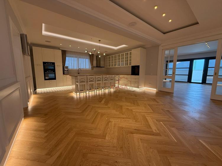 Penthouse cu 6 camere decomandat în Theodor Pallady