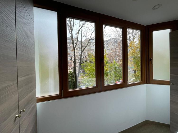 Apartament cu 3 camere decomandat, mobilat în Apărătorii Patriei