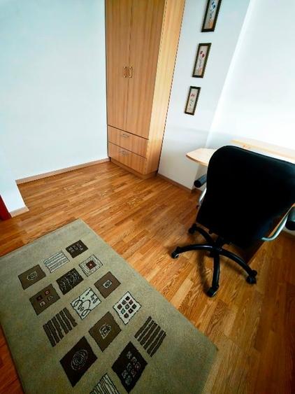 Apartament cu 3 camere decomandat, mobilat în Tei