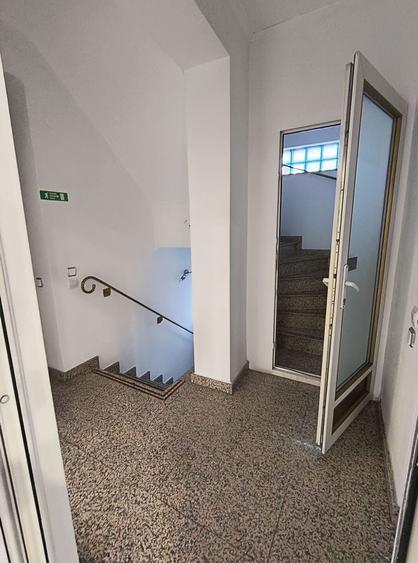 Birou, de 190 mp, în P-ța Romană