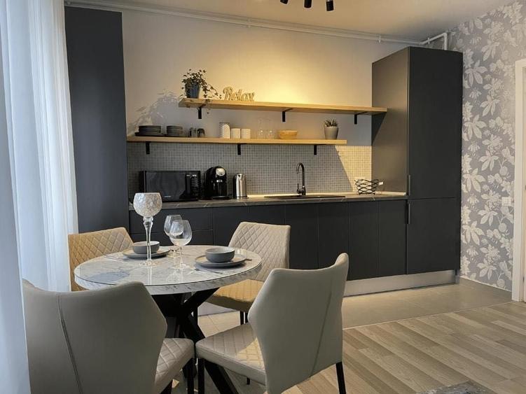 Apartament cu 2 camere decomandat în Parcul Carol