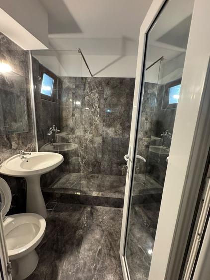 Apartament cu 2 camere decomandat în Micro 39