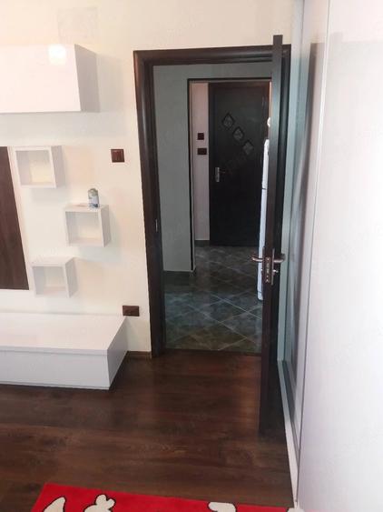 Apartament cu 2 camere decomandat în Tei
