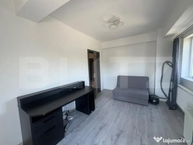 Apartament cu 3 camere semidecomandat în Florești