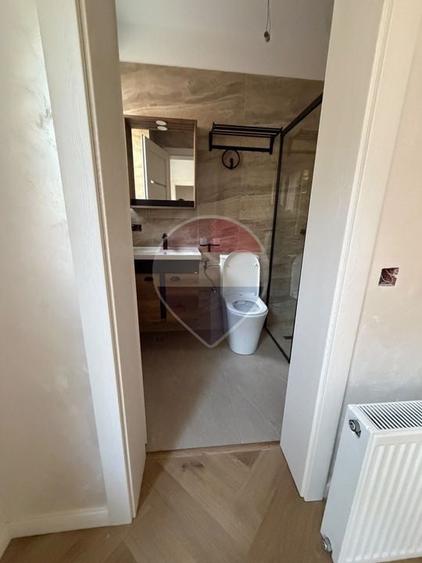 Apartament cu 3 camere decomandat, mobilat în 1 Mai